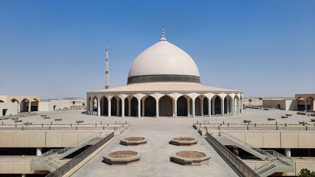 Masjid di King Fahd International Airport. Foto: M.Z.khan/Shutterstock
