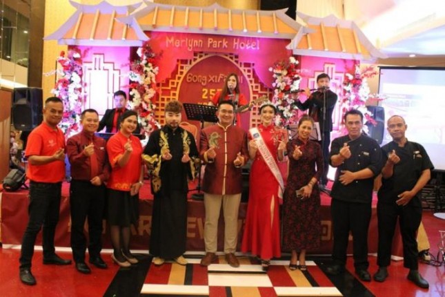Kemeriahan malam Tahun Baru Imlek di Merlyn Park Jakarta