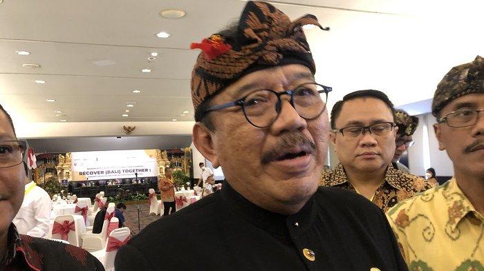 Wakil Gubernur Bali Tjokorda Oka Artha Ardhana Sukawati alias Cok Ace saat diwawancarai awak media, Kamis 11 Agustus 2022 - Ada kabar penjualan hotel di Bali, Cok Ace : sebelum Covid-19 ada hotel yang dijual. Tribun Bali/Ni Luh Putu Wahyuni Sari