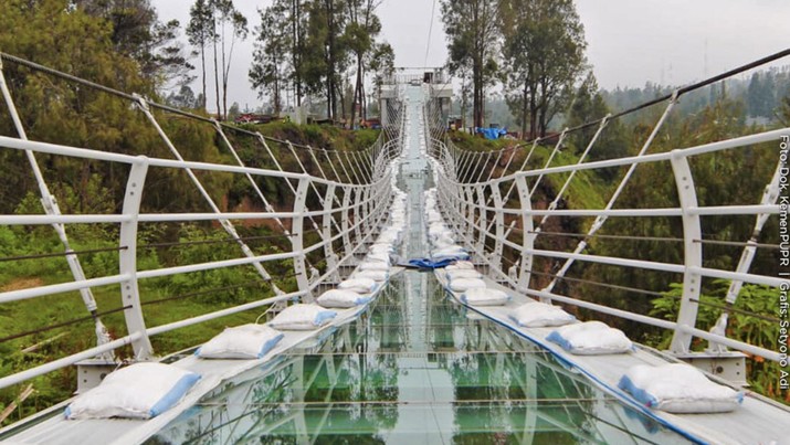 Foto: Jembatan Kaca Seruni Poin (Dok Kementerian PUPR)
