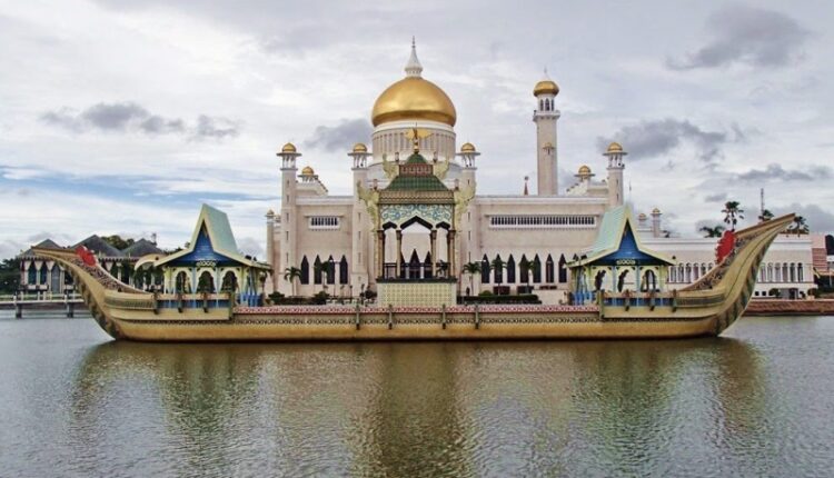 Masjid Sultan Omar Ali S. (instagram.com/geminiwanders)