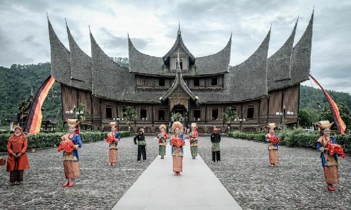 ilustrasi visi west sumatera. Dok kemenparekraf