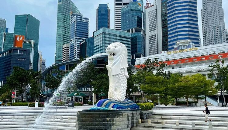 Ikon Singapura Patung Merlion di Taman Merlion, Marina Bay, Kamis siang (25/03/2021)(KOMPAS.com/ERICSSEN)
