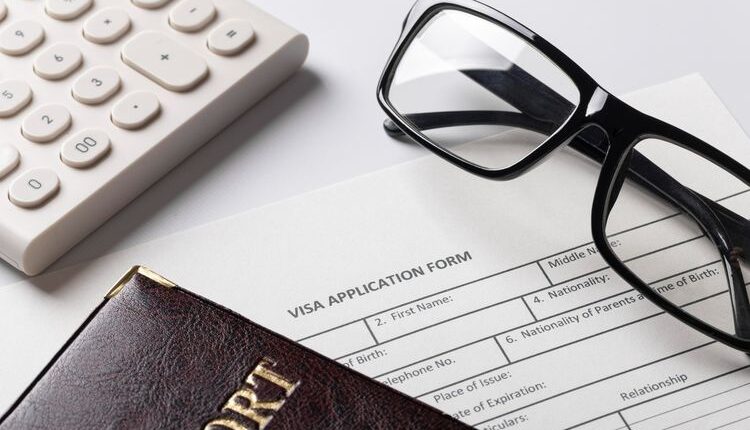 Ilustrasi permohonan visa.(FREEPIK)