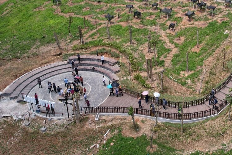 Titik Nol IKN Nusantara ramai dikunjungi masyarakat yang ingin melihat secara langsung lokasi yang akan dijadikan Pusat Pemerintahan itu.(KOMPAS.COM/Ahmad Riyadi)