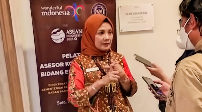 Direktur Standardisasi Kompetensi Kemenparekraf/Baparekraf, Titik Lestari