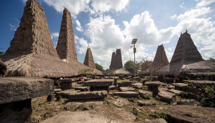  Kampung Adat Wawarongu, Rumah Tradisional Sumba | Sumber: itchcreature.com/