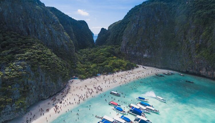Maya Bay, Thailand.(UNSPLASH/HUMPHREY MULEBA)