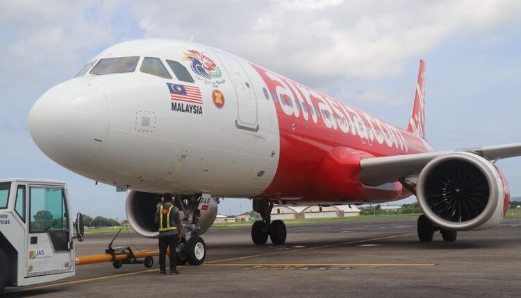 Pesawat AirAsia Berhad nomor penerbangan AK 376 tiba di Bandara Internasional I Gusti Ngurah Rai Bali. (Humas Bandara Internasional I Gusti Ngurah Rai)