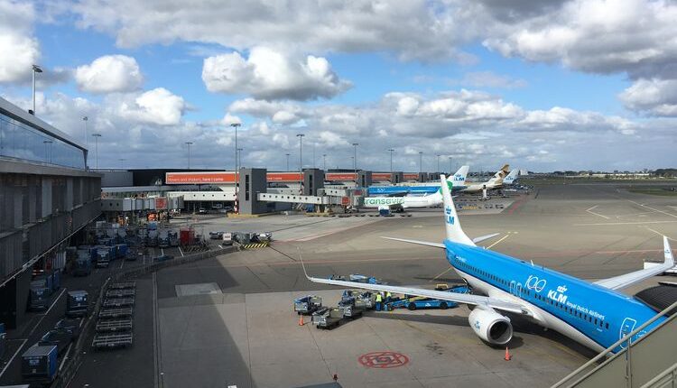 Ilustrasi Bandara Schiphol di Belanda.(Dok. Unsplash/P. Void )
