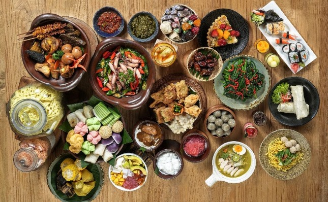 Rangkaian menu Pasar Ramadan di Papandayan Hotel Bandung