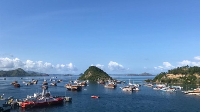 Pemandangan di depan Hotel Inaya Bay Komodo, Labuan Bajo, NTT.  Foto: Dewi Rachmat Kusuma/kumparan
