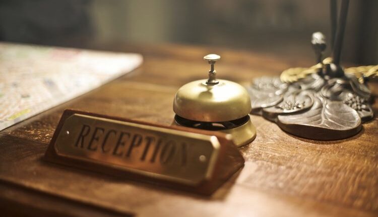 Ilustrasi resepsionis hotel.(PEXELS/ANDREA PIACQUADIO)