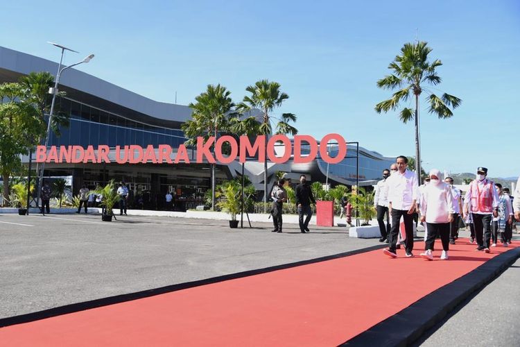 Presiden Jokowi melakukan peresmian Bandara Komodo di Labuan Bajo, Kabupaten Manggarai Barat, NTT, pada Kamis (21/07/2022).(BPMI Setpres/Lukas)