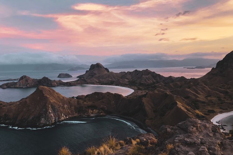 Ilustrasi Labuan Bajo, Nusa Tenggara Timur.(Dok. UNSPLASH/william kusno)