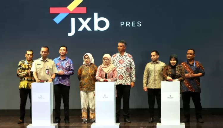 Dari kiri ke kanan Kepala BPBUMD DKI Jakarta Nasrudin Djoko Surjono, Asisten Perekonomian dan Keuangan Setda Provinsi DKI Jakarta Sri Haryati dan Direktur Utama JXB/PT Jakarta Tourisindo Novita Dewi saat Luncurkan The Tavia Collection, Konsep Hotel Baru JXB Sebagai Pintu untuk Menjelajahi Cerita Jakarta dari Masa ke Masa di Jakarta ,Selasa (16/5).  Foto: Dok Jawa pos