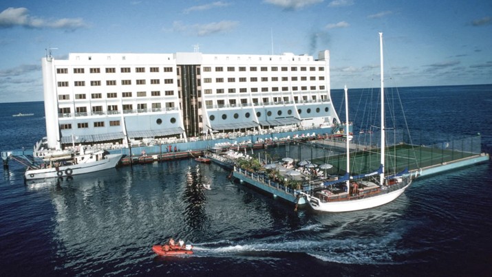 Foto: Hotel terapung (Peter Charlesworth/LightRocket via Getty Images)