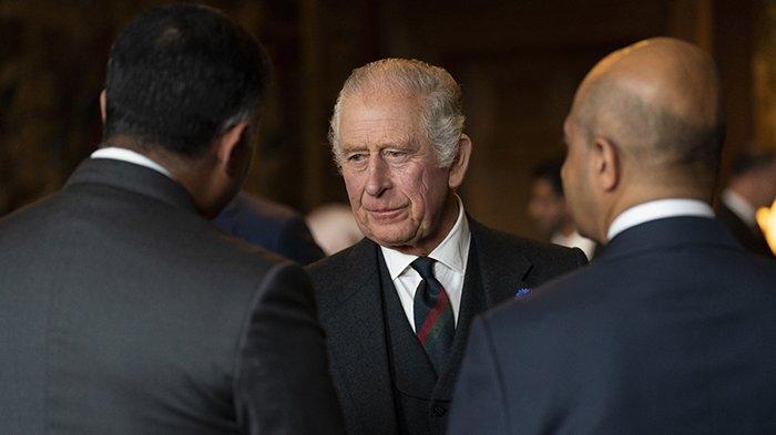 Raja Charles III dari kerajaan Inggris (tengah). (dok ist/twitter@RoyalFamily)
