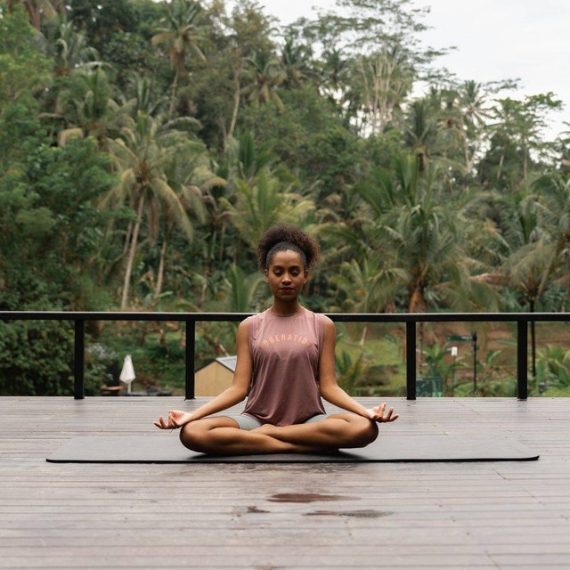 Yoga di Bobocabin Ubud, Bali. Foto: Dok. Bobobox