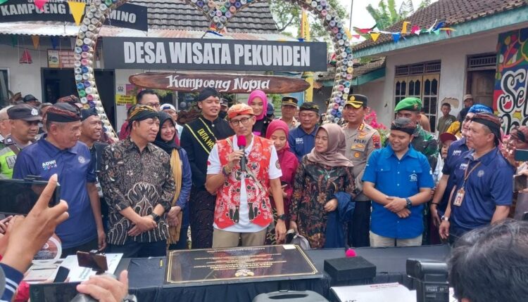 Menparekrar Sandiaga Uno Bikin Nopia Sekaligus Resmikan Desa Wisata Pekunden Banyumas pada Minggu 11 Juni 2023.* /PORTAL PURWOKERTO /Yumi Karasuma