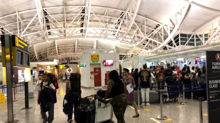 Negara-negara Asia Tenggara atau ASEAN ikut mendongkrak pertumbuhan jumlah wisatawan yang berkunjung ke Pulau Dewata. Sebagian besar berasal dari Singapura dan Malaysia. Foto: Zaenal Nur Arifin