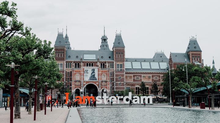 Suasana kota Amsterdam, Belanda. (Unsplash.com/Jennie Ramida)