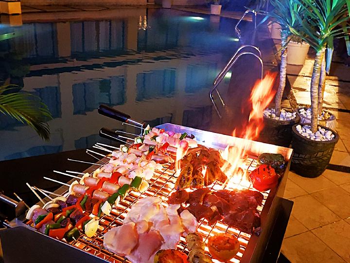 All You Can Eat BBQ by The Pool di Hotel Ciputra Semarang
