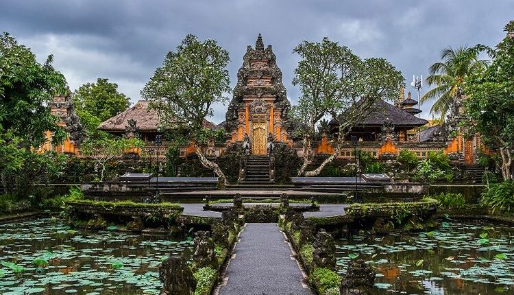 Ilustrasi Bali - Pura Taman Saraswati di Gianyar.(SHUTTERSTOCK/PELIKH ALEXEY)