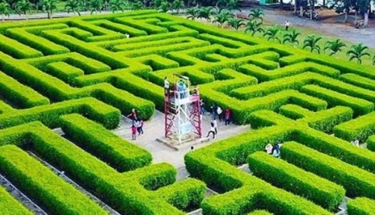 Taman Labirin. Foto by instagram @guidetobanjar