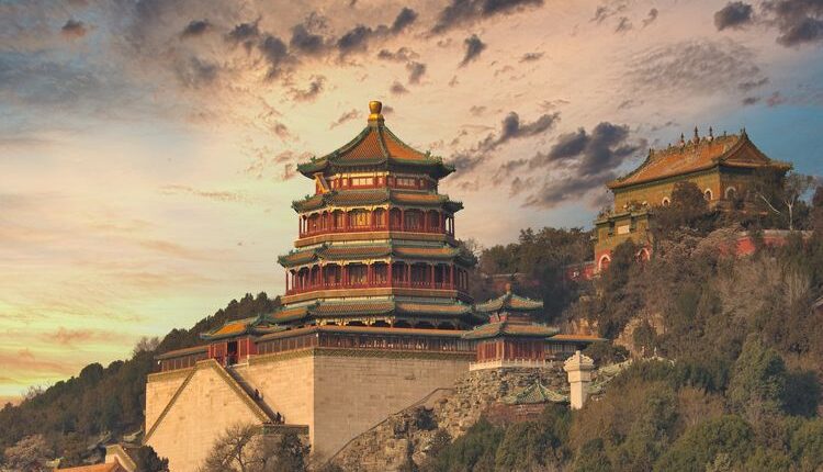 Ilustrasi China, Istana Musim Panas. China adalah negara yang pertama kali mengolah bahan serat alam.(PIXABAY)