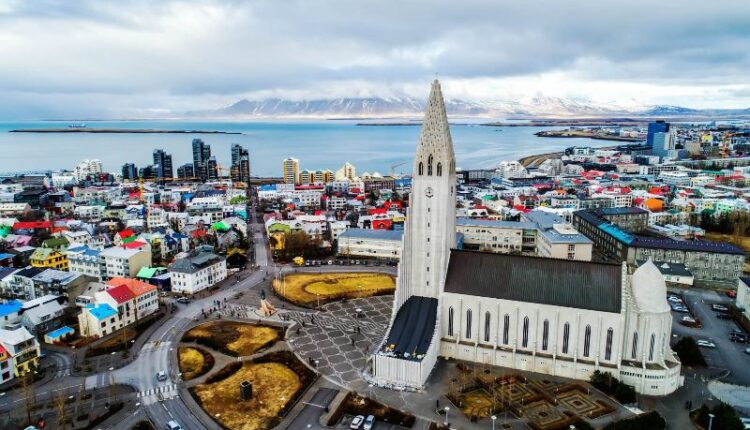 Reykjavik, ibu kota Islandia (roughguides.com)