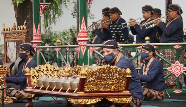 Keraton Yogyakarta meluncurkan 16 gending karya KHP Kridhomardowo Karaton Ngayogyakarta Hadiningrat dalam peringatan Hari Sumpah Pemuda, Rabu (28/10/2020). - (SuaraJogja.id/Putu)