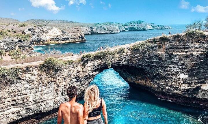 Pantai Uug disebut juga Broken Beach. Foto: @lacouple