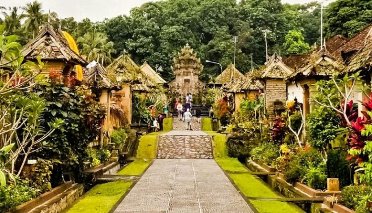 Desa Adat Penglipuran Foto: mengenalindonesia.com