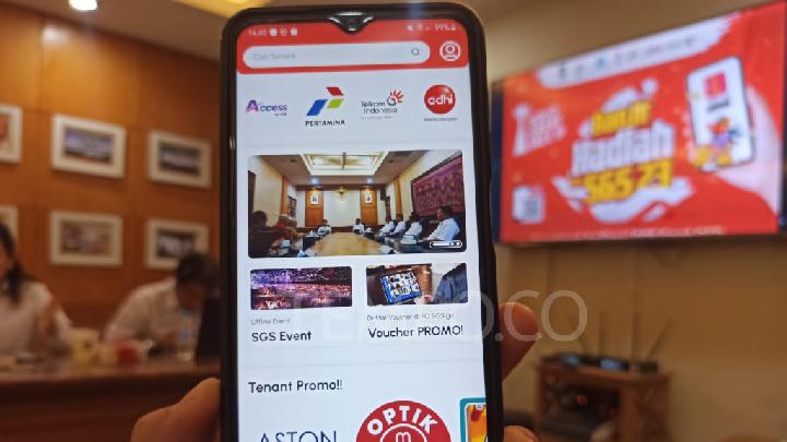 Aplikasi SGS Go yang dapat dipergunakan sebagai sarana belanja selama penyelenggaraan Solo Great Sale 2023 yang dimulai 1 hingga 31 Oktober mendatang. TEMPO/SEPTHIA RYANTHIE