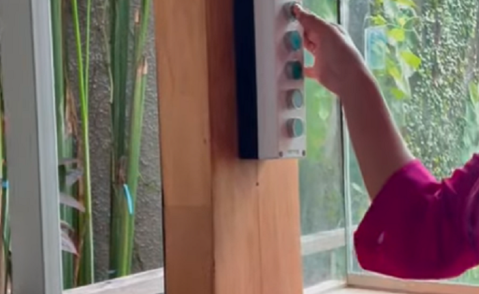 Tombol tram lift di Ayu Terra Resort Ubud Bali sebelum ada kecelakaan tali lift putus
