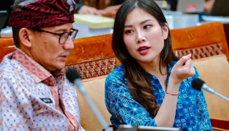 Wamenparekraf Angela Tanoesoedibjo saat mendampingi Menparekraf Sandiaga Uno, Jumat (29/09/2023) menegaskan Gelaran Istana Berbatik akan makin menguatkan pesan kepada dunia, batik budaya Indonesia. (Foto: Humas Kemenparekraf)