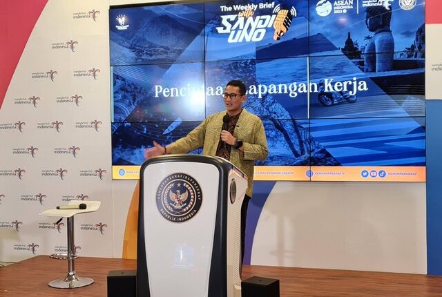 Menparekraf Sandiaga Uno, dalam acara The Weekly Brief with Sandi Uno, yang digelar di Gedung Sapta Pesona Kemenparekraf, Jakarta. Foto: Andari Novianti/kumparan