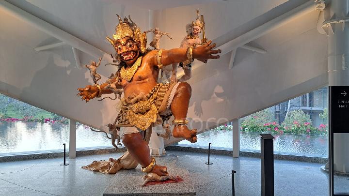 Salah satu ogoh-ogoh koleksi Museum Saka di Ayana Bali yang dipamerkan pada Jumat, 29 September 2023 (TEMPO/Mila Novita)