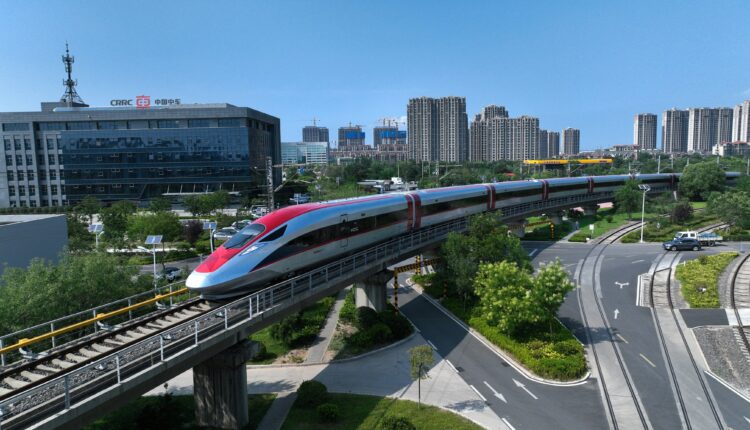Ilustrasi Whoosh kereta Cepat Jakarta-Bandung Foto: kfmap.asia