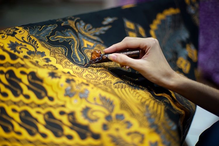 Ilustrasi batik Solo.(DOK. SHUTTERSTOCK/RADITYA)