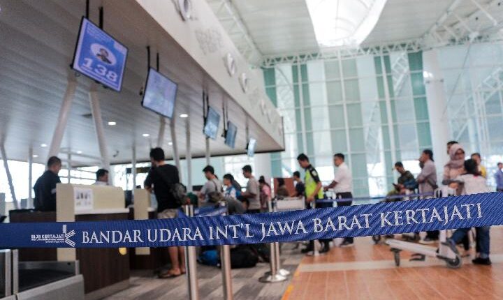 Sejak pemindahan penerbangan dari Bandara Husein Sastranegara Bandung (BDO) per 1 Juli 2019 ini, Bandara Internasional Kertajati (KJT) mulai terlihat sibuk.