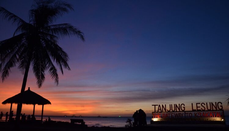 Ilustrasi pantai Tanjung Lesung Foto: jalanbareng.com