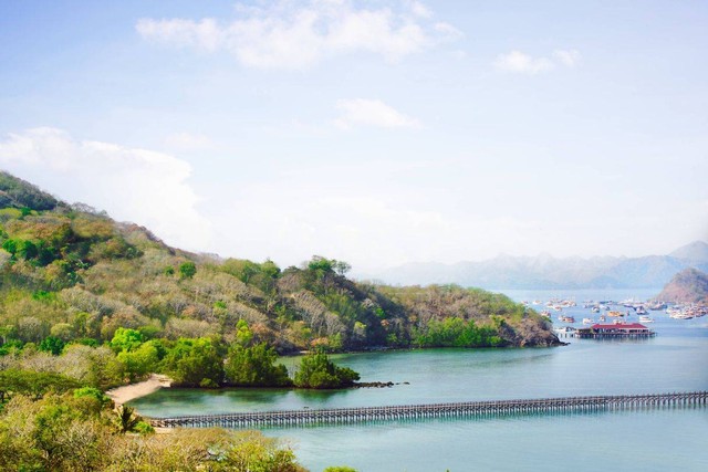 Jembatan penghubung Ta'aktana Labuan Bajo. Foto: Ta'aktana