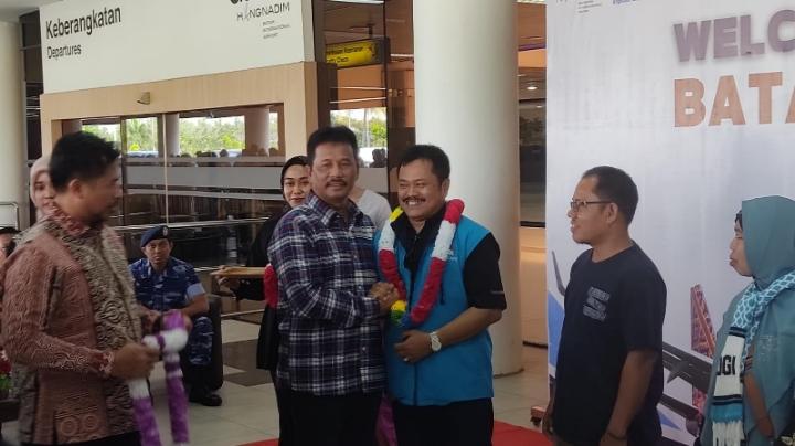 Lumpur dengan pesawat Batik Air rute baru Batam-Kuala Lumpur, di Bandara Hang Nadim Kota Batam, Sabtu, 17 Februari 2024. (TEMPO/Yogi Eka Sahputra)