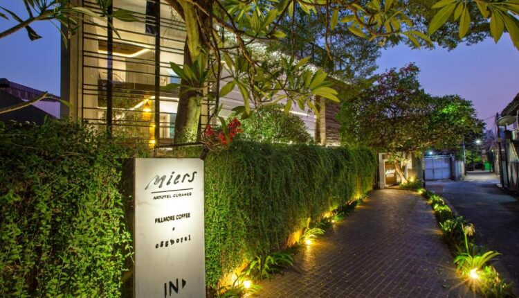 Miers Kuningan, ARTOTEL Curated foro: booking.com