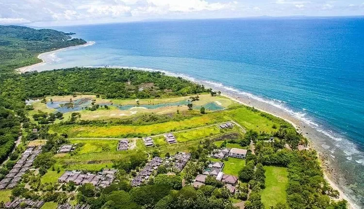 Keindahan KEK Tanjung Lesung di Kecamatan Panimbang, Kabupaten Pandeglang diambil dari ketinggian. (istimewa)