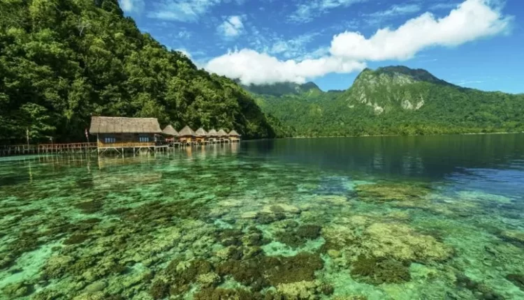 Desa wisata di Lombok. Dari pantai eksotis hingga gunung yang menantang. (https://wisata-id.com/)