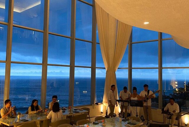 Suasana makan malam di Oliverra di Umana Bali. Foto: Ainun Nabila/kumparan