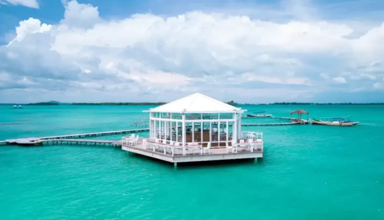 Leebong Private Island Resort yang menyajikan pengalaman menginap bak di Maldives. (Instagram @manhuntinternationalindonesia)